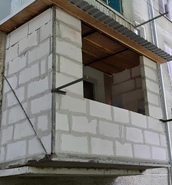 обустройство перил из газоблока во Львове