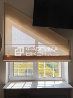 Римські штори на трикутне вікно