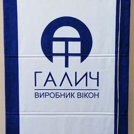  фотопечать логотипа на римских шторах